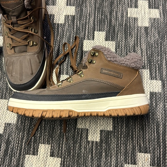 BNWT Weatherproof Size 11 Boots - Picture 2 of 2